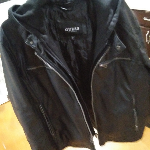 Hooded leather jacket - Picture 3 of 3